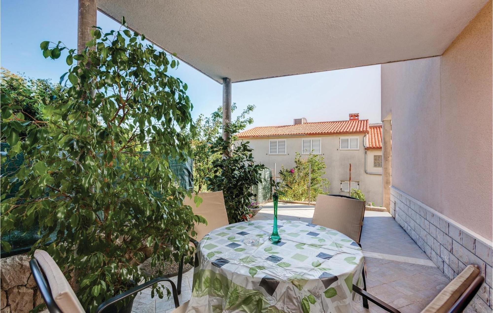Amazing Apartment In Podstrana With Wifi ภายนอก รูปภาพ